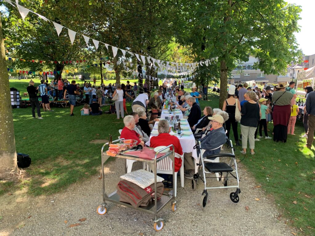 Radio SRF 2 porträtiert das Foodsave-Bankett Münsingen